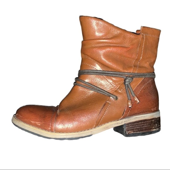 Clarks Leather Ankle Boots Low Heel Round Toe Chestnut Brown Womens Size 7.5M - Picture 2 of 16